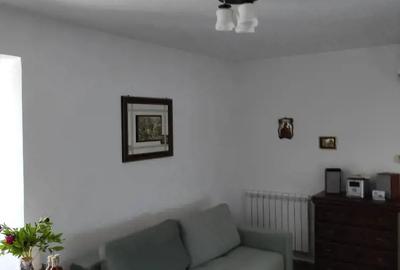 Persoana fizica vand apartament cu o camera - 1