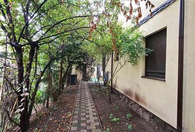 De inchiriat apartament 3 camere in vila zona Favorit-Circumvalatiunii - 12