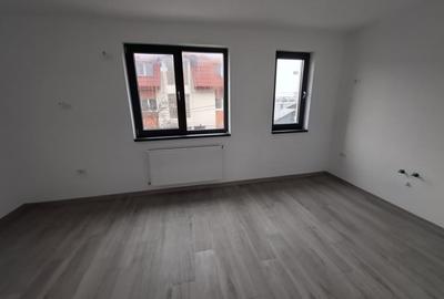 Hotel/Pensiune, de 350 mp, în Apărătorii Patriei - 21