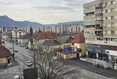 Apartament cu 2 camere decomandat în 13 Decembrie - 11