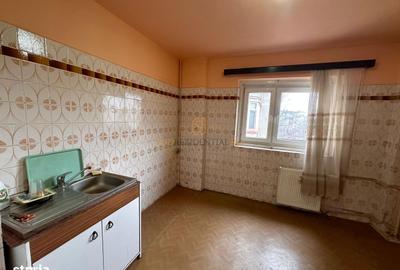 Apartament cu 2 camere semidecomandat în Rahova - 3