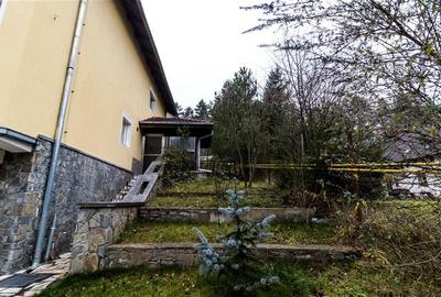 Duplex cu 8 camere cu Canalizare în Exterior Est - 10