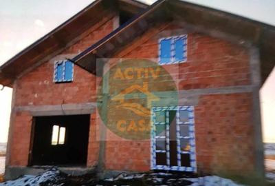 Casă cu 7 camere cu Teren 1300 Mp în Roman - 1