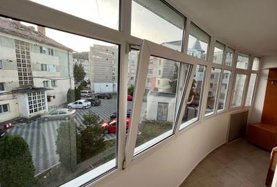 Apartament cu 3 camere decomandat în Central - 1
