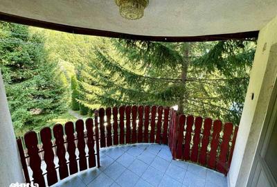 Casă cu 6 camere cu Teren 250 Mp în Tulnici - 9