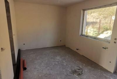 Casă cu 4 camere cu Teren 300 Mp în Chinteni - 2