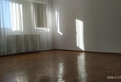 Apartament cu 3 camere semidecomandat în Circumvalațiunii - 8