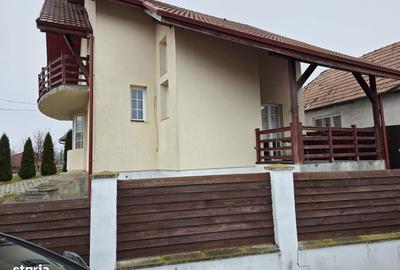 Casă cu 4 camere în Cerghid
