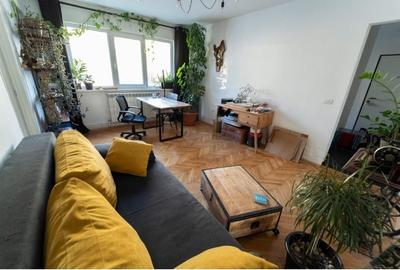 Apartament cu 2 camere semidecomandat, mobilat în Tomis III