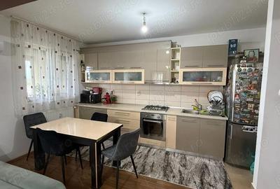 Apartament cu 3 camere decomandat în Nufărul - 1