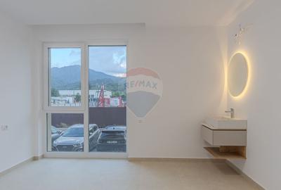 Clinica medicala-9 cabinete- URBAN PLAZA - bloc 15 parter! - 38