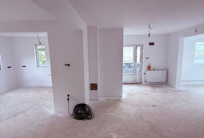 Casă cu 5 camere cu Teren 1000 Mp în Ceuaș - 10