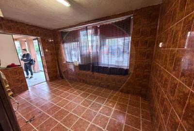 Spa?iu comercial cu trafic pietonal De Inchiriat - 5