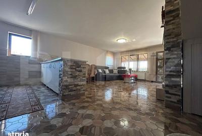 Casă cu 6 camere cu Teren 24000 Mp în Central - 3