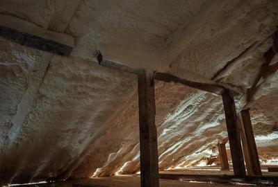 Casă cu 7 camere cu Canalizare în Central - 1