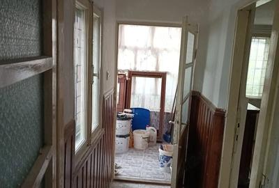 Casă cu 2 camere cu Teren 2598 Mp în Fieni - 3