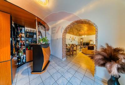 Imobil cu spatiu comercial stradal de vanzare in Arad - 20