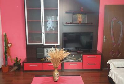 Inchiriez apartament 2 camere in Radauti - Piata Mica - parter