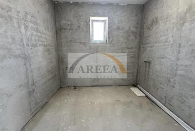 Casă cu 6 camere cu Teren 434 Mp în Central