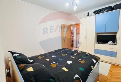 Apartament cu 3 camere semidecomandat, mobilat în Rogerius - 13