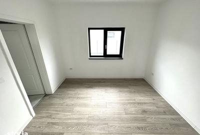 Casă cu 4 camere cu Teren 500 Mp în Holboca - 2