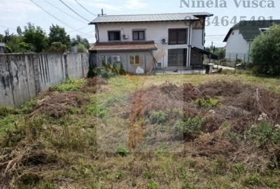 Teren de 672 mp, în Aninoasa - 4