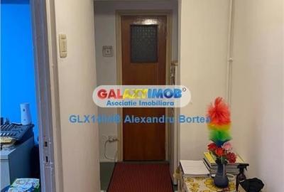 Apartament cu 3 camere decomandat în Drumul Taberei