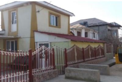 Casă cu 4 camere cu Teren 825 Mp în Râmnicelu - 1
