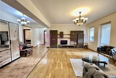 Apartament cu 4 camere decomandat, mobilat în Ștrand
