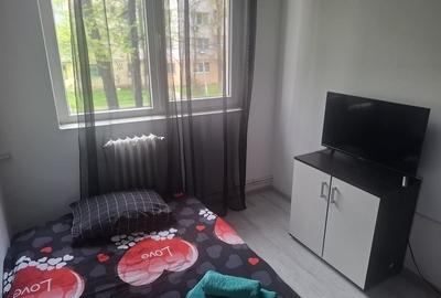 Apartament cu 3 camere decomandat în Milcov - 11