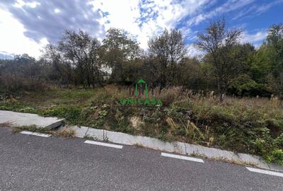 Teren Construcții intravilan de 828 mp, în Curăturile - 3