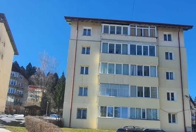 Apartament cu 3 camere decomandat în Central - 1