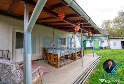 Casă cu 3 camere cu Teren 2270 Mp în Central - 11