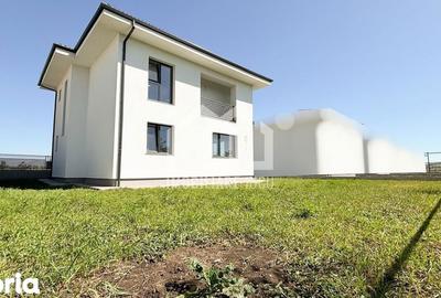 Casă cu 5 camere cu Teren 500 Mp în Jucu - 9