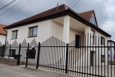 Casă cu 4 camere în Central - 8