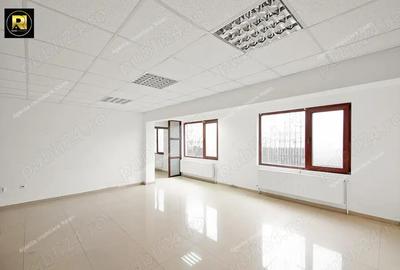 Vanzare spatiu comercial in Galati, pe str Tecuci, sup 170 mp utili, 3 sali, in bloc nou - 4