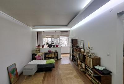 Apartament 3 camere, renovat, poziție retrasă (nu la bulevard) – Metrou 500 m - 12