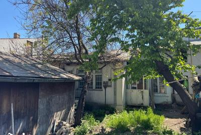 Casă cu 2 camere cu Teren 161 Mp în Central