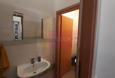 Spațiu industrial, de 1,250 mp, în 1 Decembrie - 36