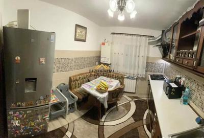 Apartament cu 3 camere decomandat, mobilat în Central - 1