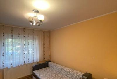 Apartament de vanzare, cu 3 camere decomandat, 68 mp, parter - 18