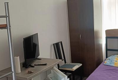 Inchiriez camera cu baie - 3