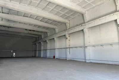 Spațiu comercial, de 900 mp, în Industrială - 3