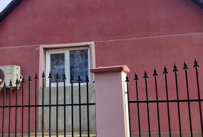 Casă cu 4 camere în Central - 2