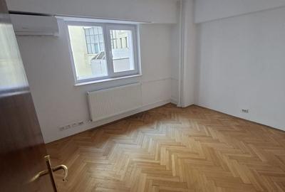 Apartament cu 3 camere în Universitate - 4