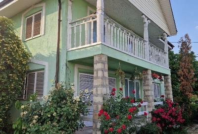 Casă individuală cu 5 camere în Sud