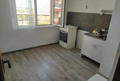 Garsonieră decomandată în Astra - 4