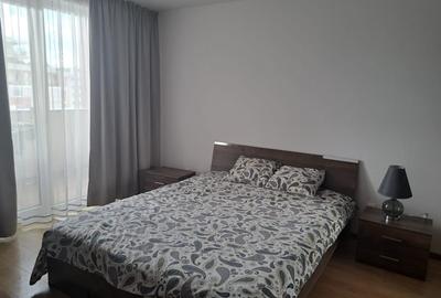 Apartament cu 2 camere decomandat în Tractorul - 3