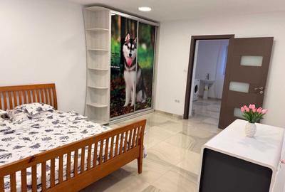 Casă cu 4 camere cu Teren 300 Mp în Ipotești - 2