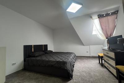 Apartament cu 4 camere semidecomandat în Schei - 8